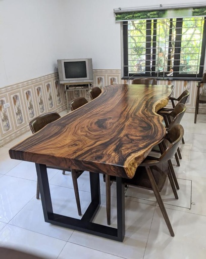 Bàn gỗ nguyên khối